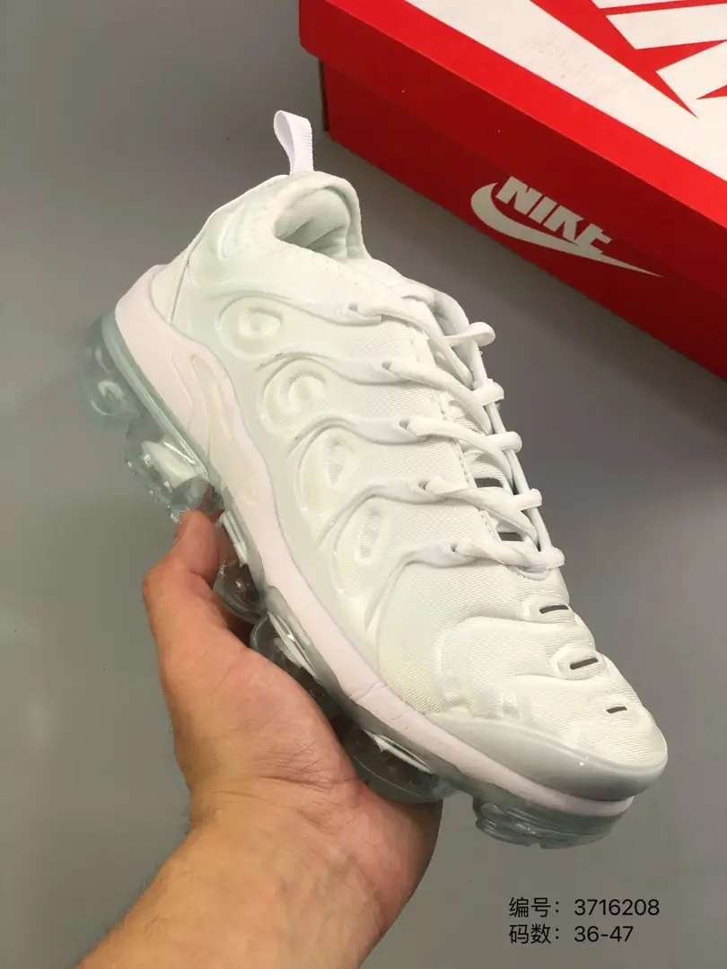 M864 NIKE AIR VAPORMAX  $44.64 gallery