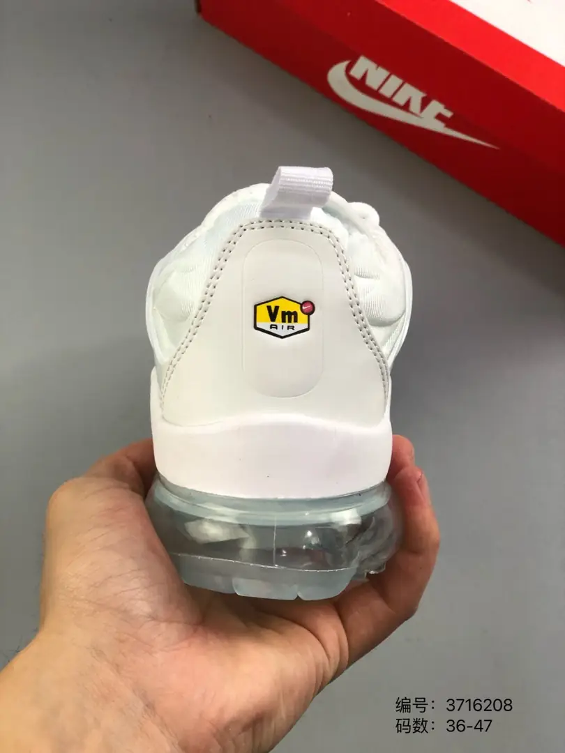 M864 NIKE AIR VAPORMAX  $44.64 gallery