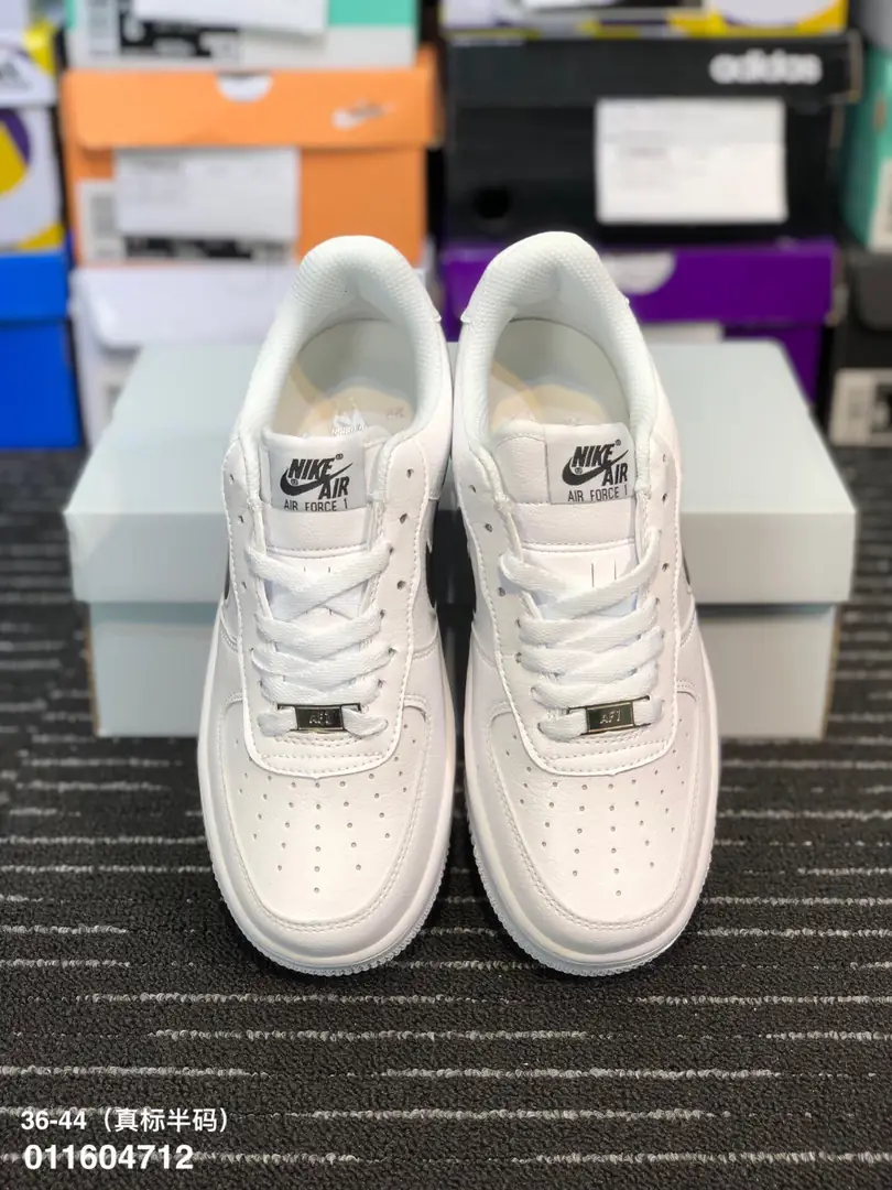 M906 Nike Air Force 1  43.12$ gallery