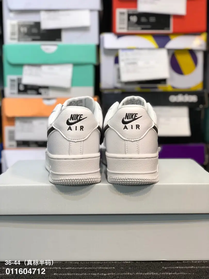 M906 Nike Air Force 1  43.12$ gallery