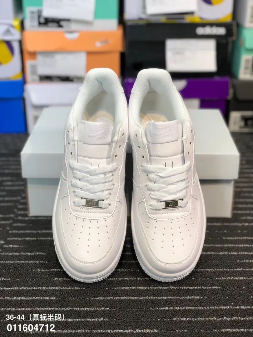 M906 Nike Air Force 1  43.12$ gallery