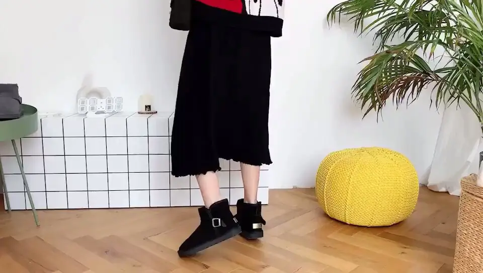 M919 UGG $36.94 gallery