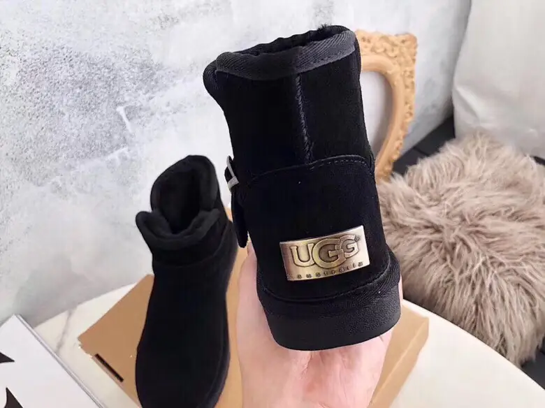 M919 UGG $36.94 gallery