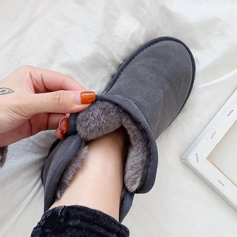 M919 UGG $36.94 gallery