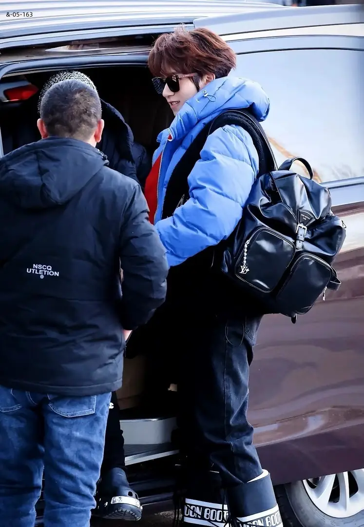 kng1321  lv  89.99$ gallery