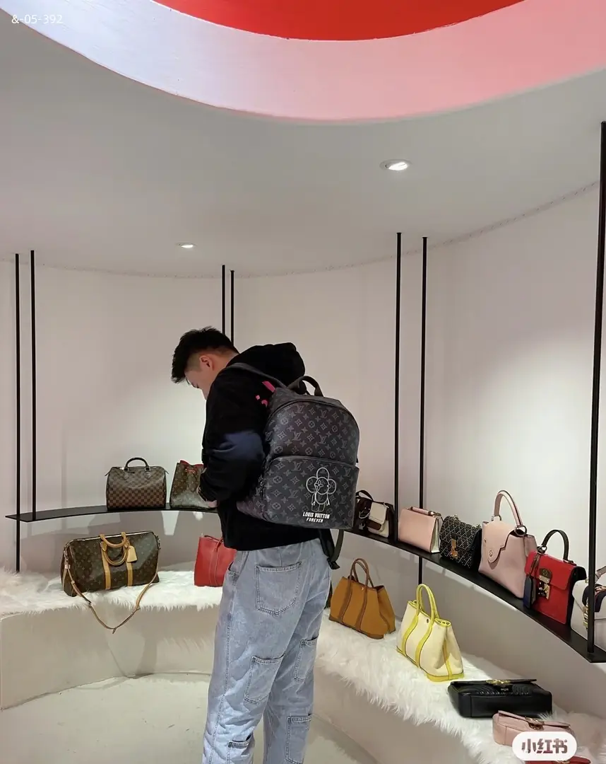 kng1335  lv  95.99$ gallery