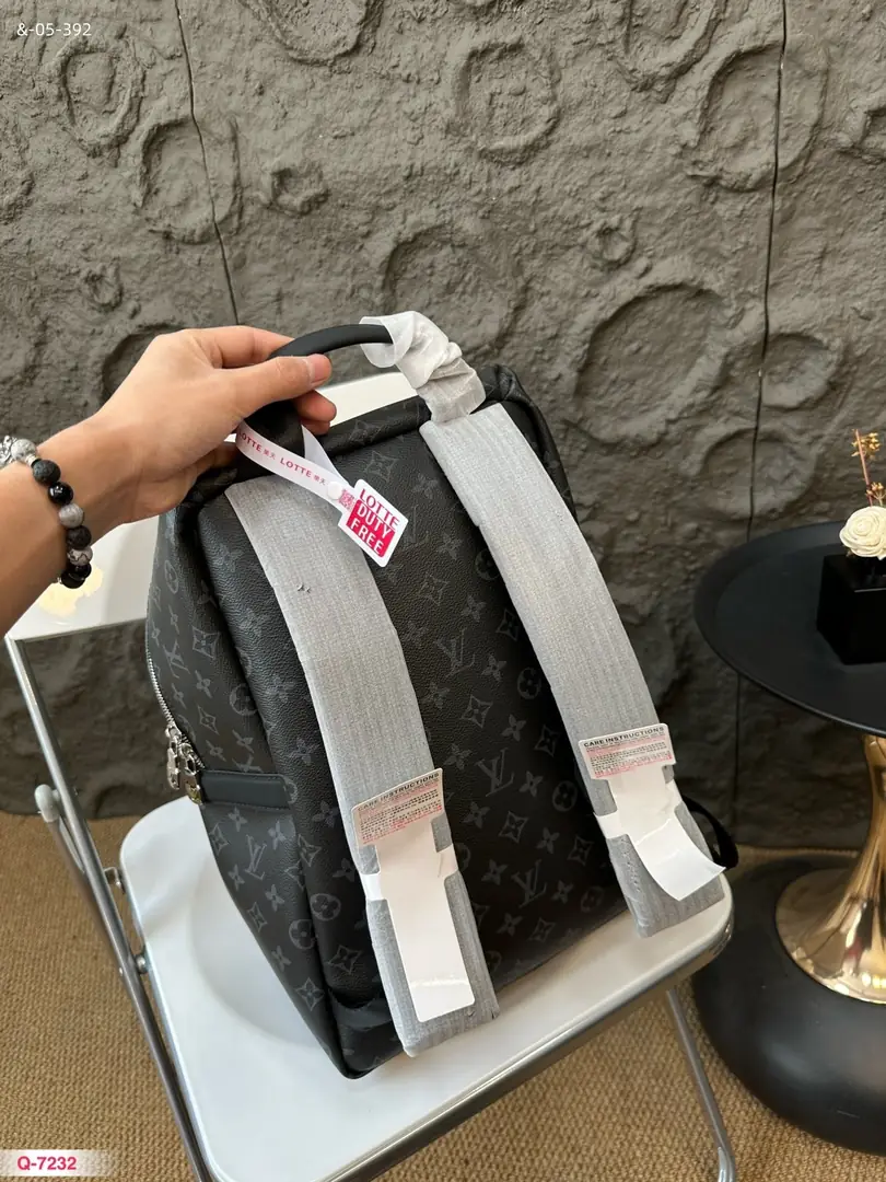 kng1335  lv  95.99$ gallery