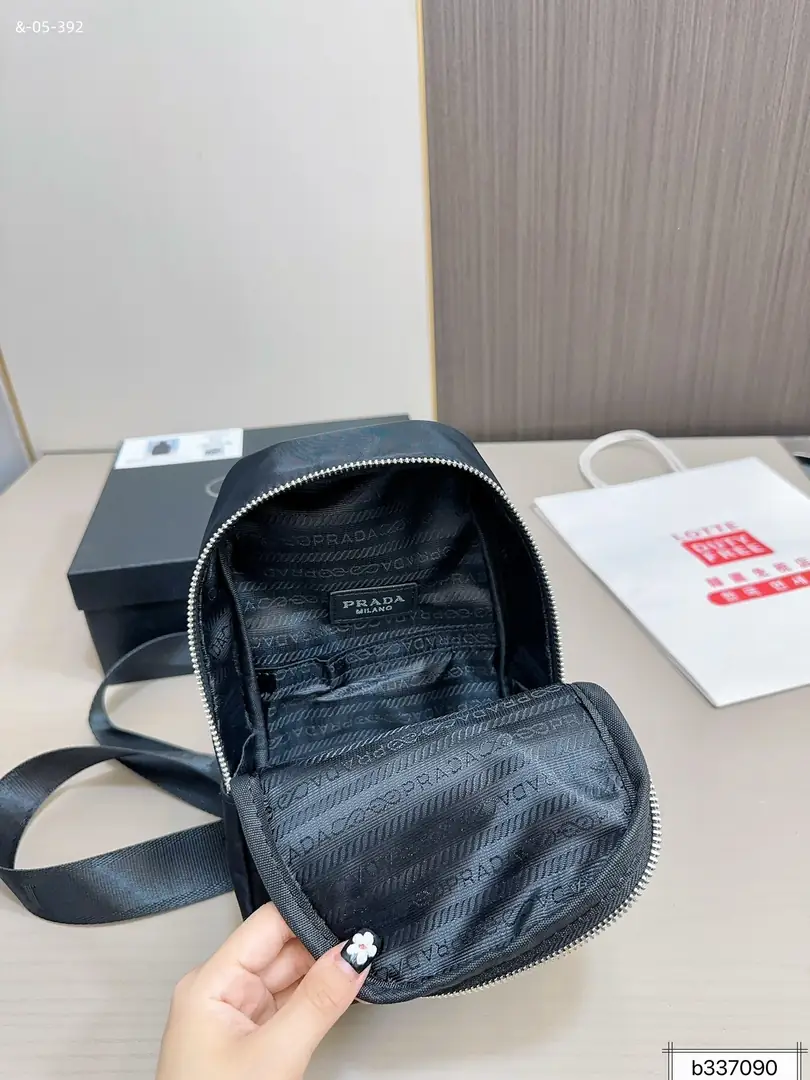 kng6017  prada  45$ gallery