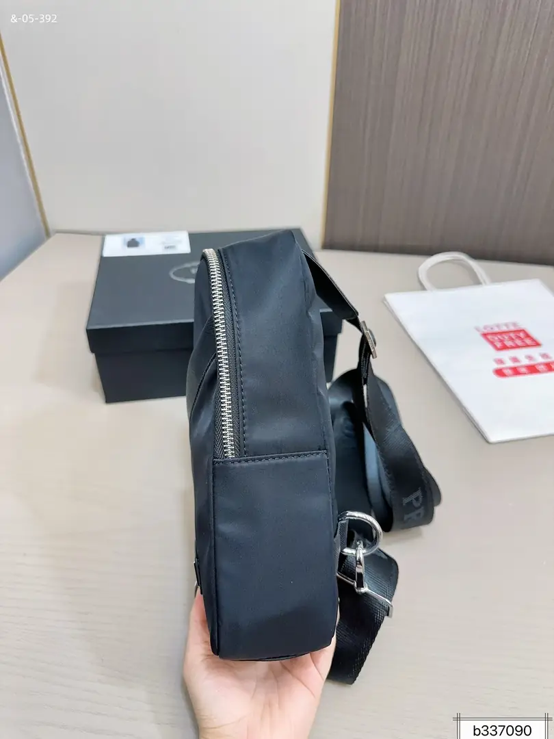 kng6017  prada  45$ gallery