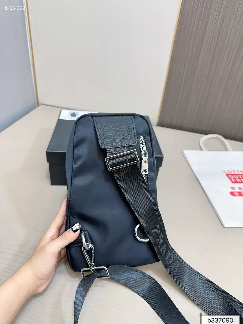 kng6017  prada  45$ gallery