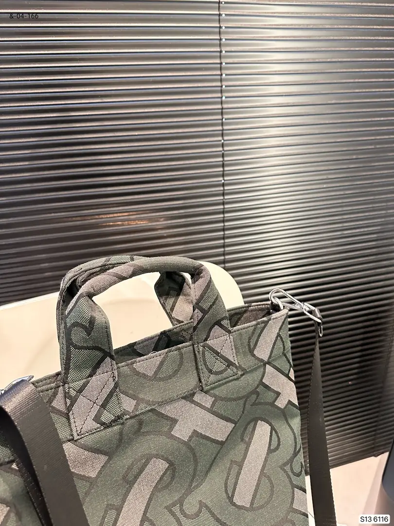 kng6053  Burberry   50.99$ gallery
