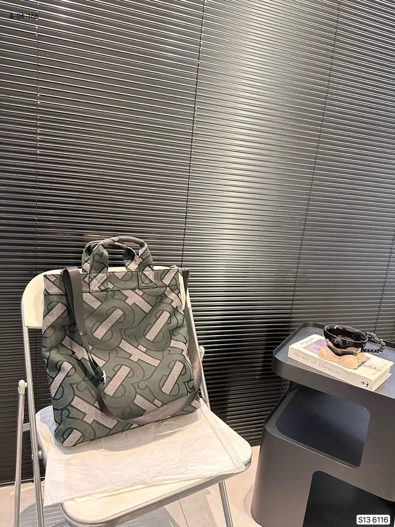 kng6053  Burberry   50.99$ gallery