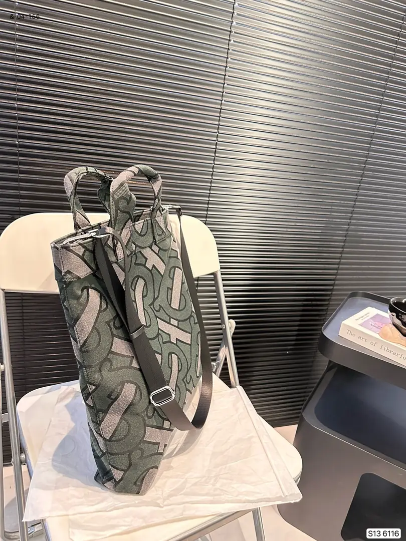 kng6053  Burberry   50.99$ gallery