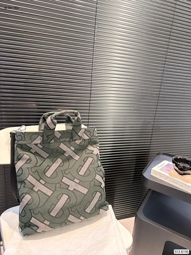 kng6053  Burberry   50.99$ gallery