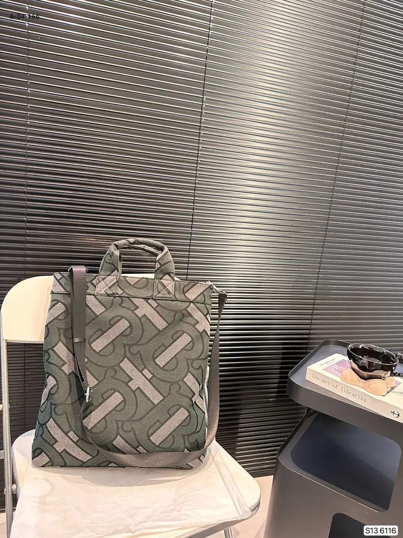 kng6053  Burberry   50.99$ gallery