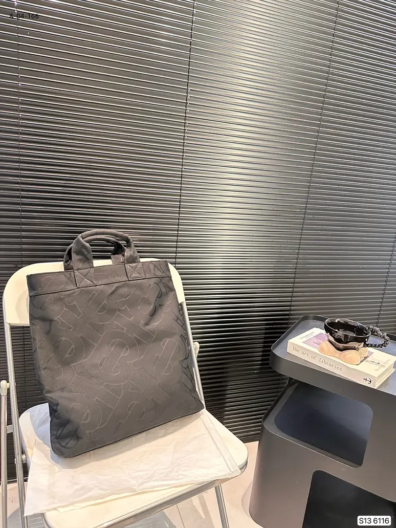 kng6053  Burberry   50.99$ gallery