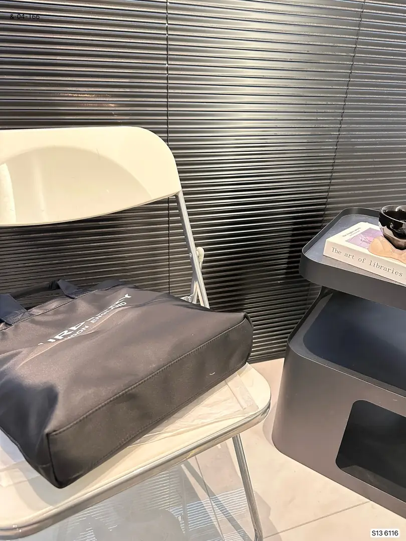 kng6054   Burberry   49.99$ gallery