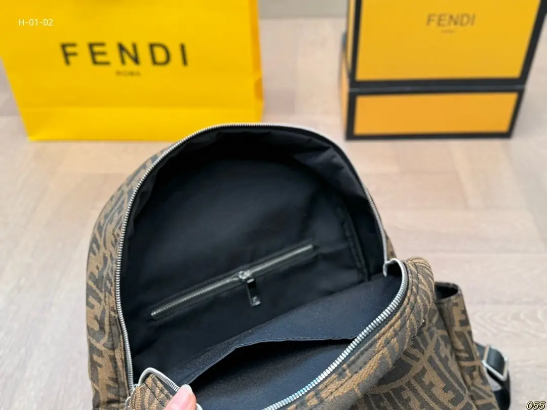 kng6060    fendi   85.99$ gallery