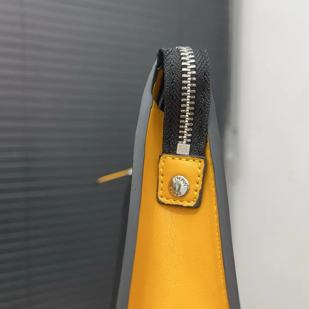 kng6066  fendi   45$ gallery