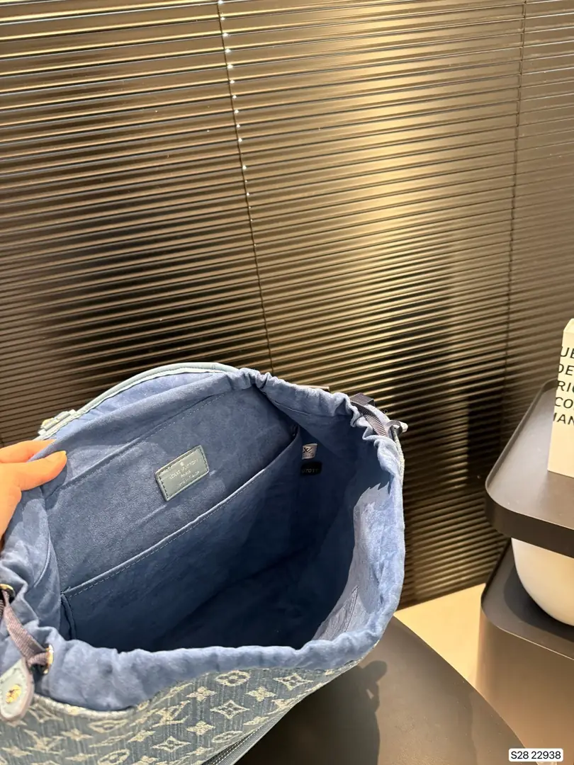 kng6074  lv  85$ gallery