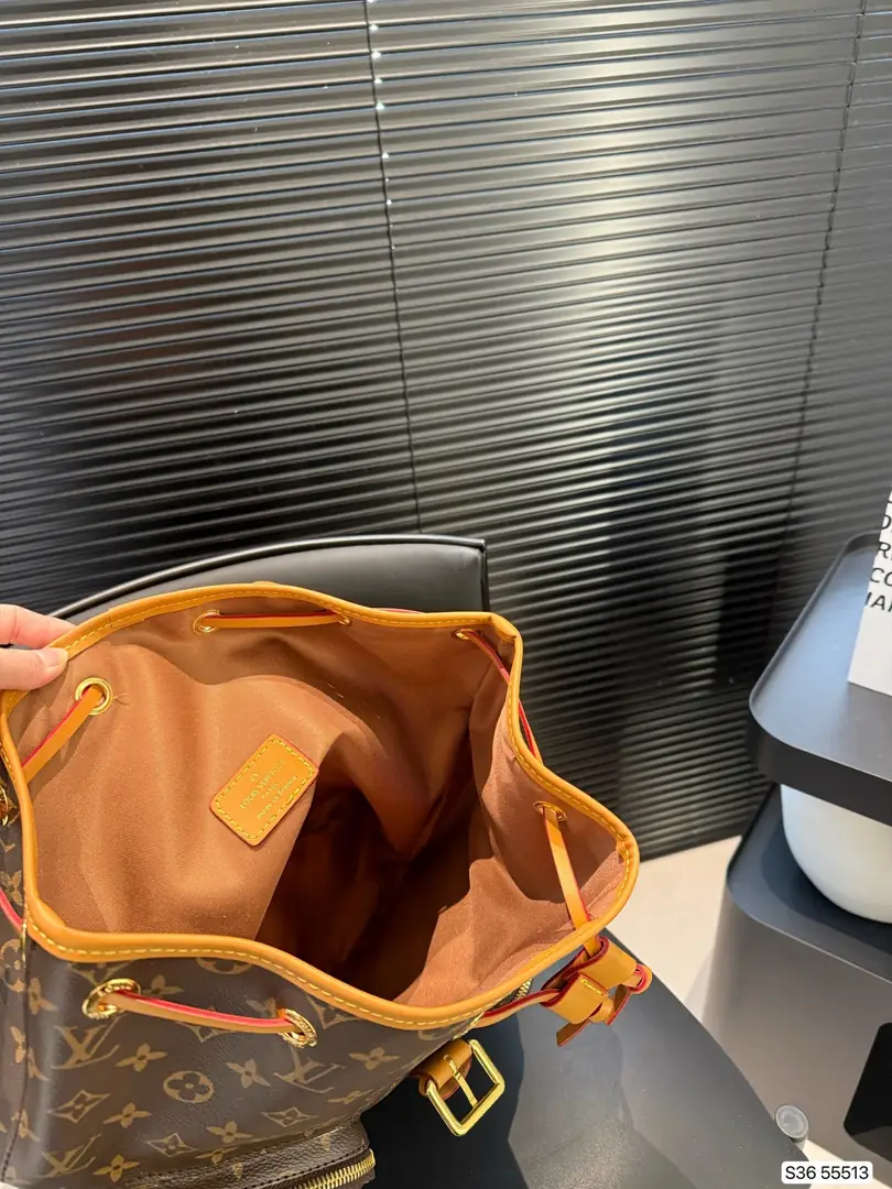 kng6076  lv  98$ gallery