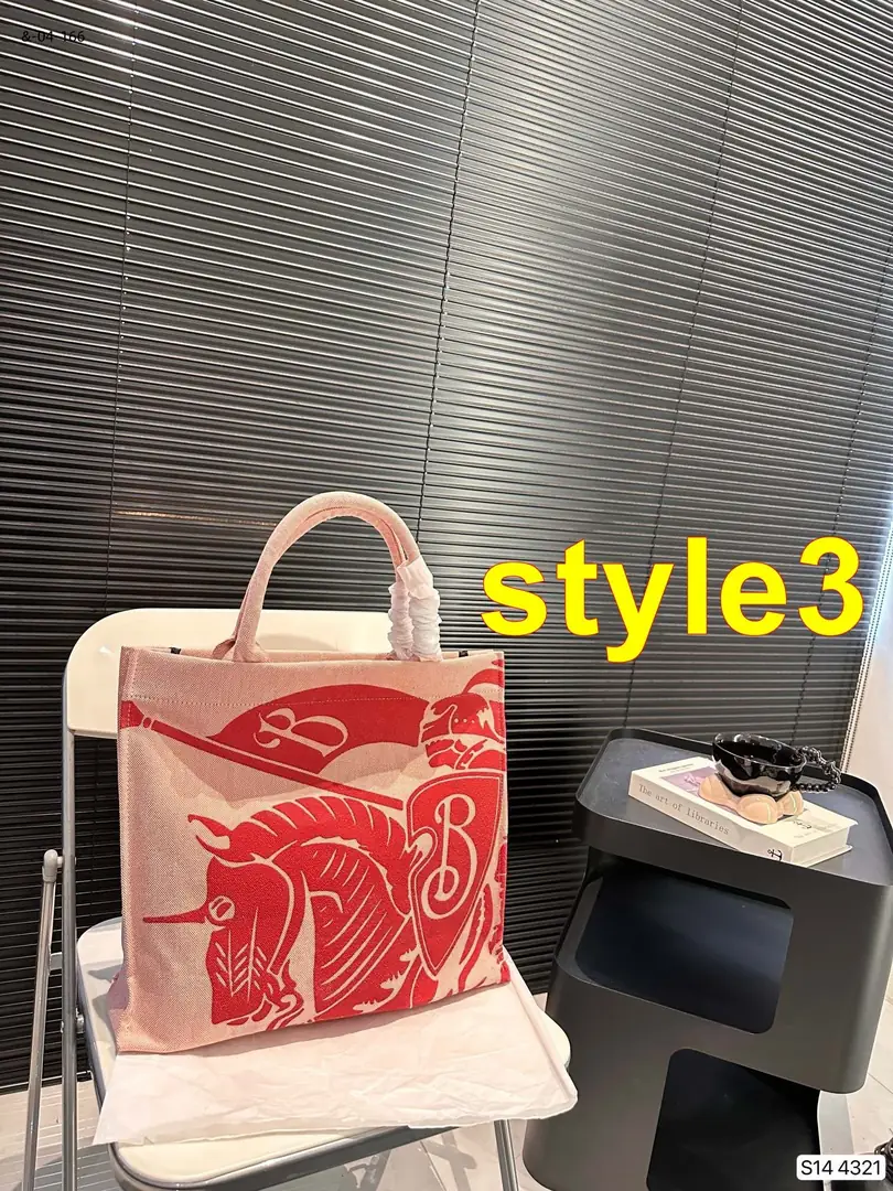 kng6077  Burberry  49.99$  1417 gallery