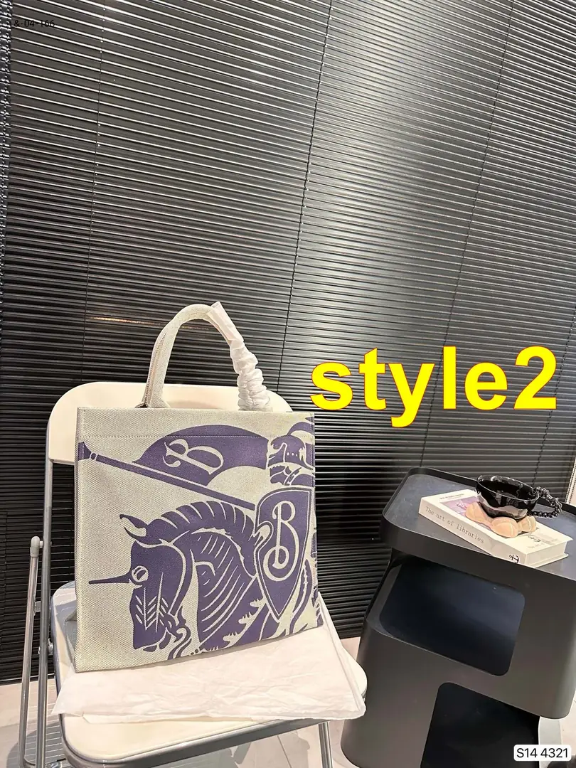 kng6077  Burberry  49.99$  1417 gallery