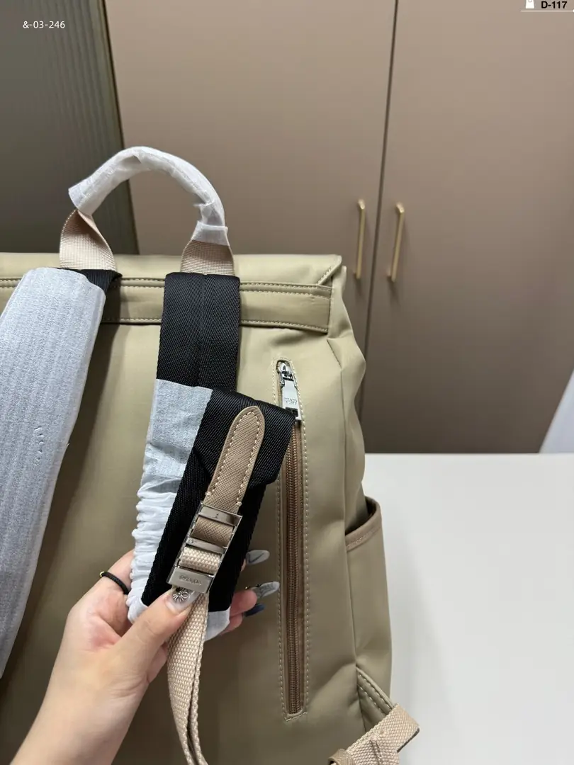 kng6095  Prada   95$ gallery
