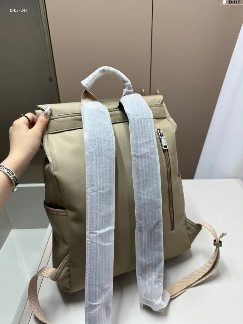 kng6095  Prada   95$ gallery