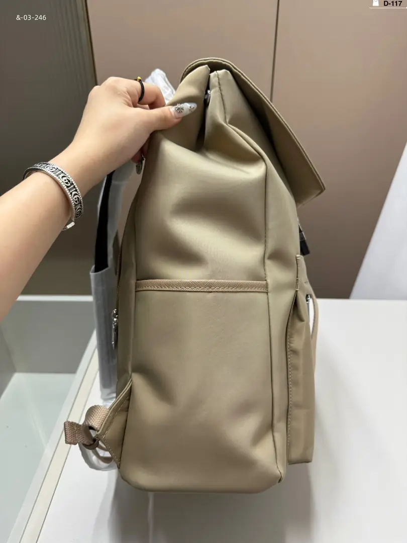 kng6095  Prada   95$ gallery