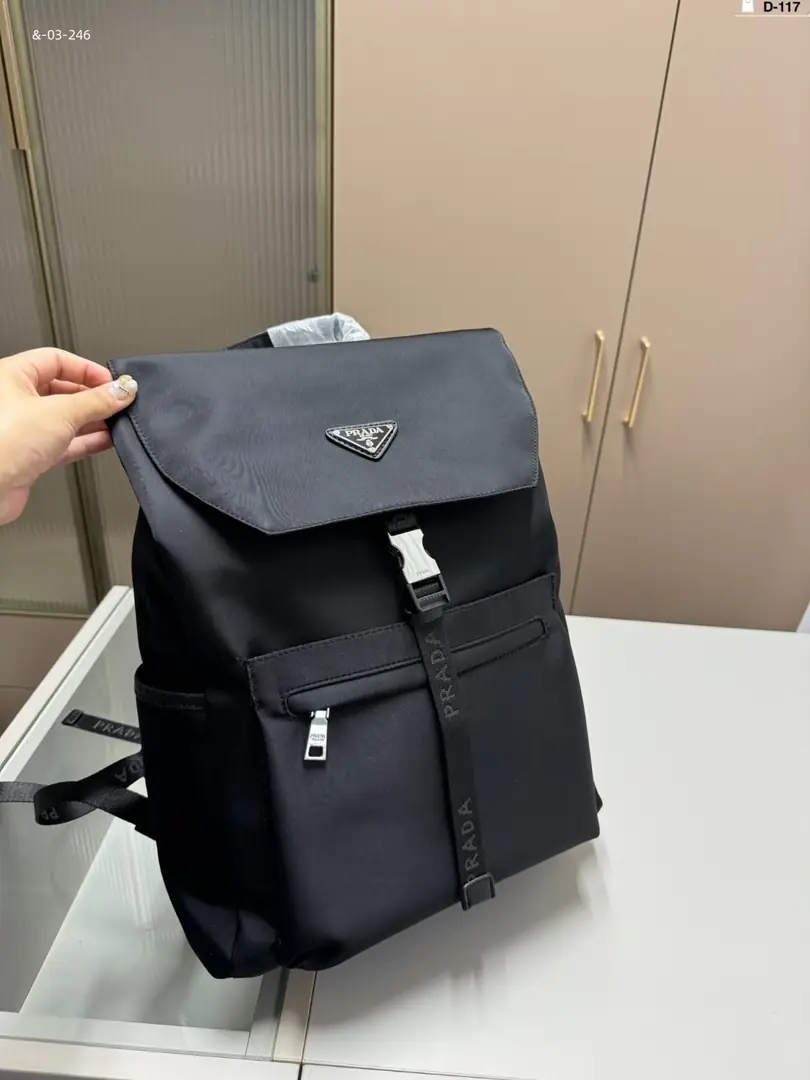 kng6095  Prada   95$ gallery