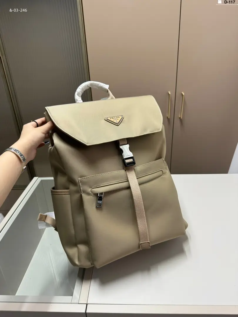 kng6095  Prada   95$ gallery