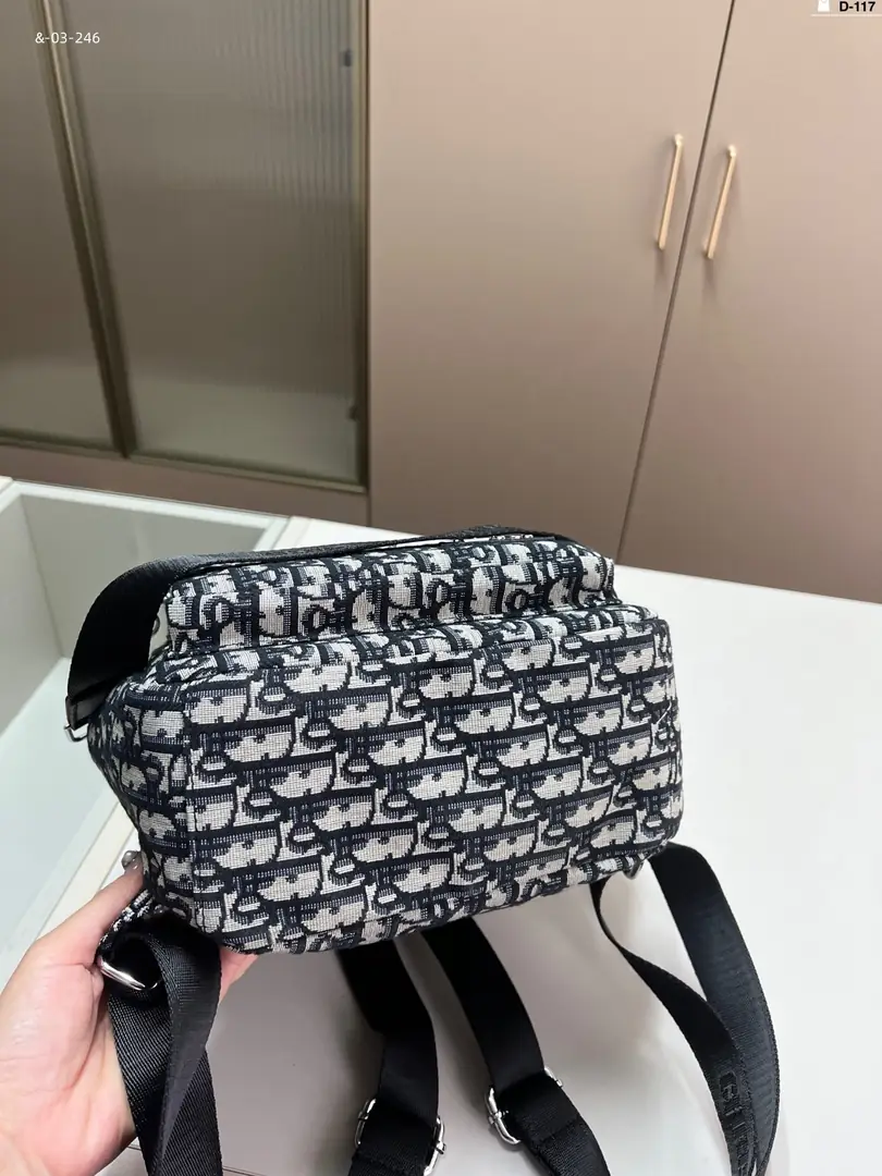 kng6096  Dior   85$ gallery