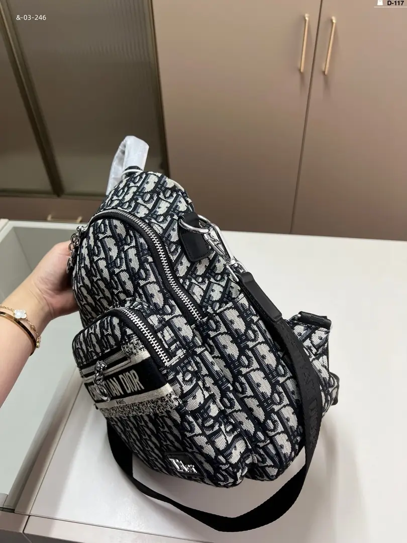 kng6096  Dior   85$ gallery