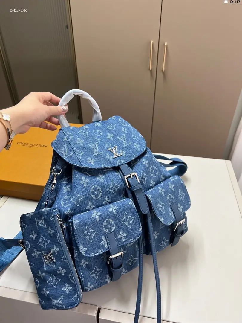 kng7098  lv  85$ gallery