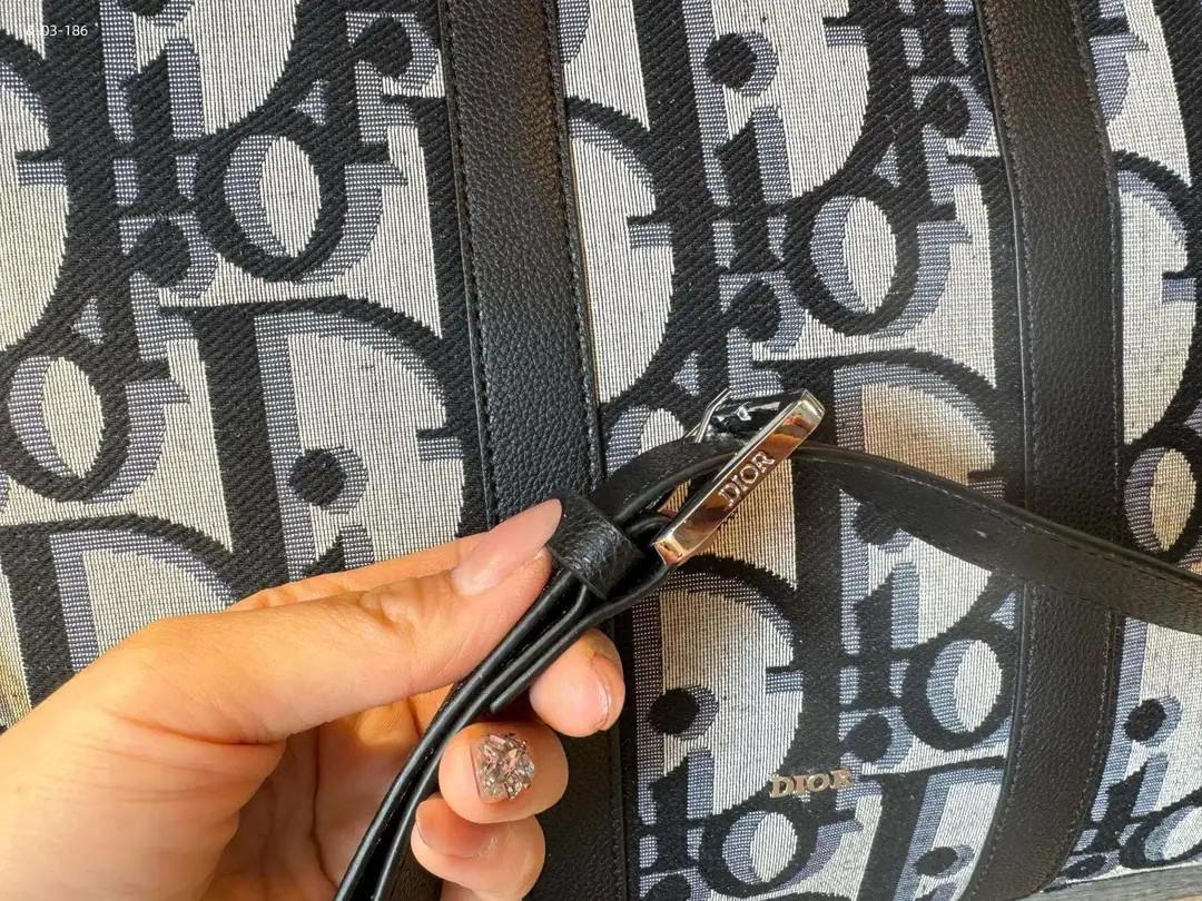 kng7105  99$  dior gallery