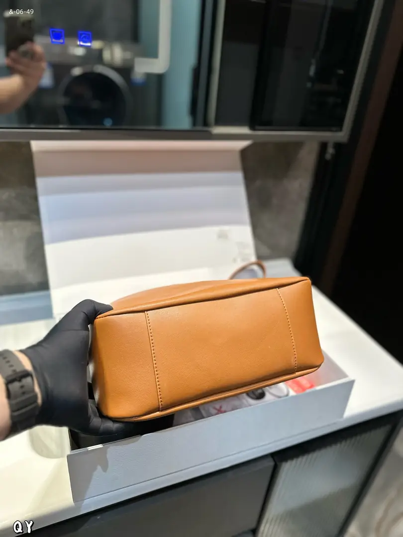 kng7152  YSL 56.9$ gallery