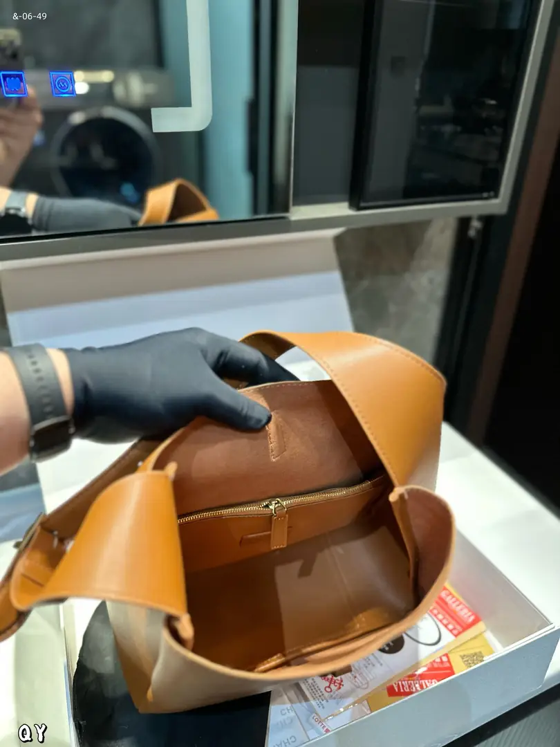 kng7152  YSL 56.9$ gallery