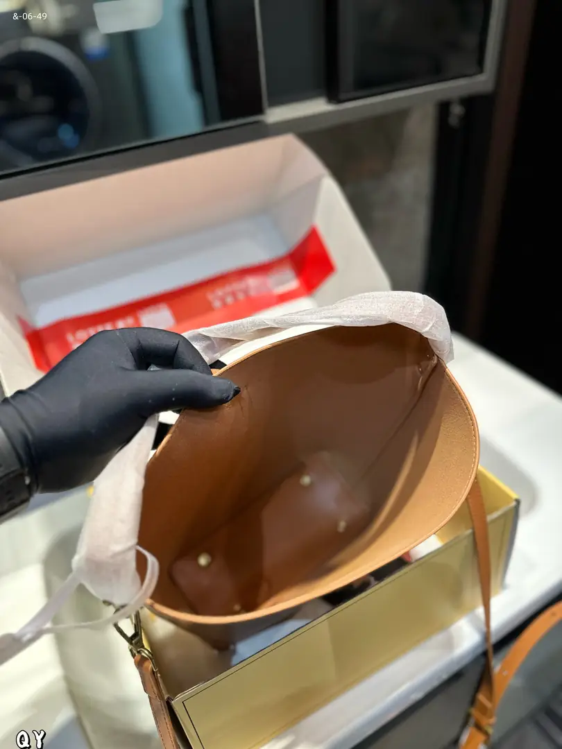 kng7153  YSL  53.99$ gallery