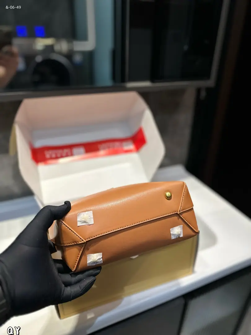 kng7153  YSL  53.99$ gallery