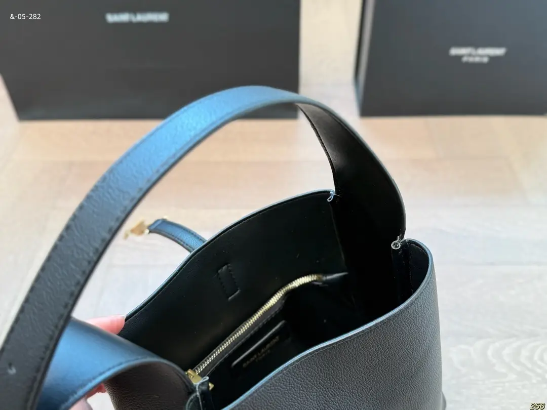 kng7159  YSL 52$ gallery