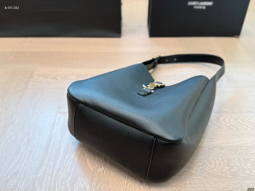 kng7159  YSL 52$ gallery