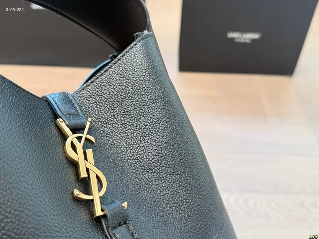 kng7159  YSL 52$ gallery