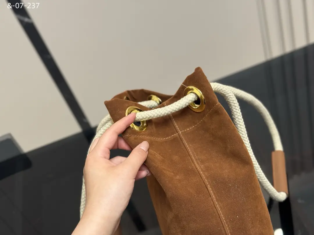 kng7165  PRADA 55$ gallery