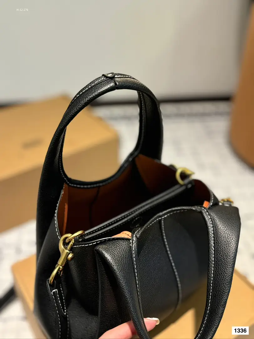 kng7172  Coach 60$ gallery