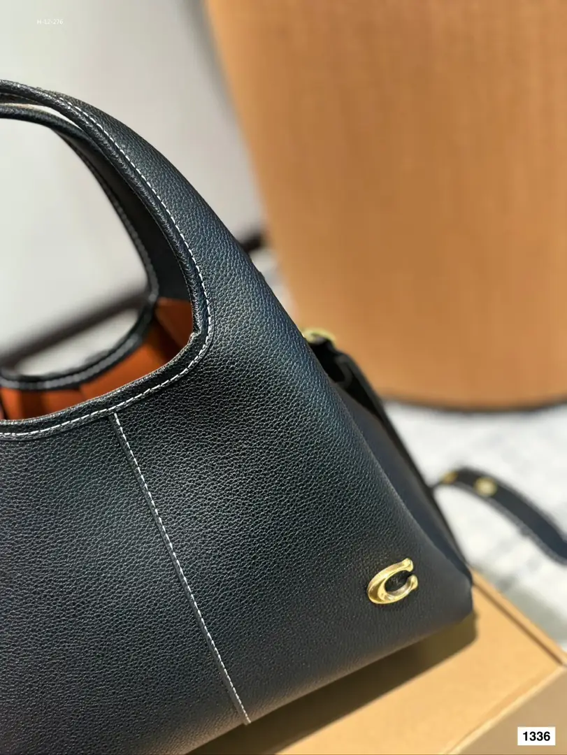 kng7172  Coach 60$ gallery