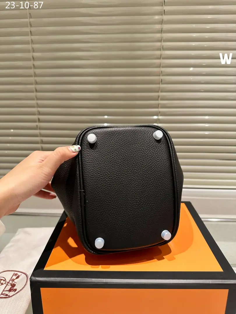 kng7175 Hermès  62$ gallery