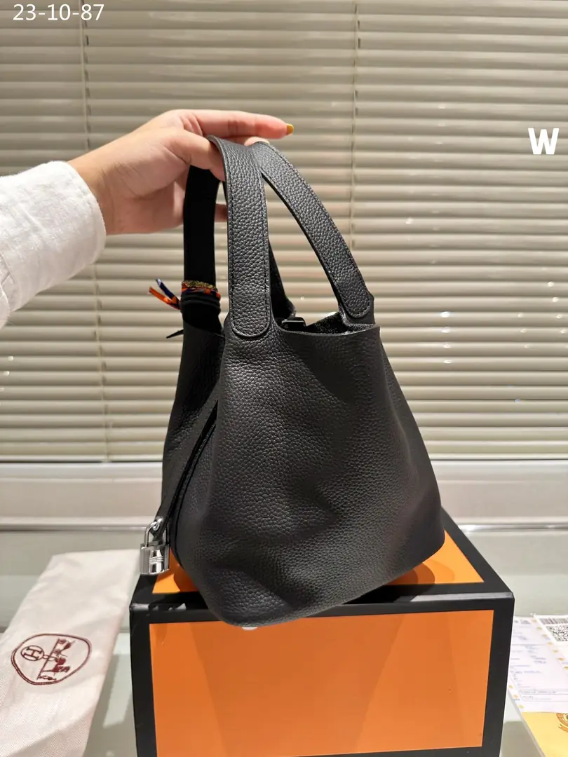 kng7175 Hermès  62$ gallery