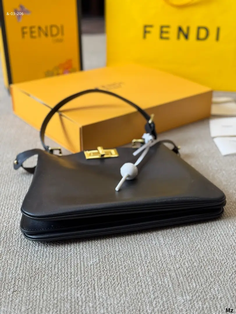 kng7176  FENDI  66$ gallery