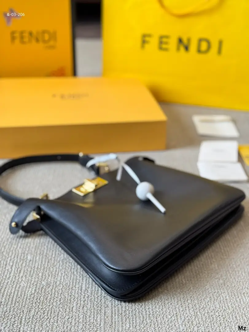 kng7176  FENDI  66$ gallery